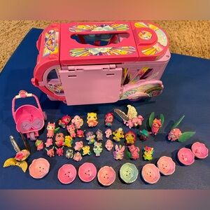 Hatchimals Colleggtibles + Hatchimals Bus
